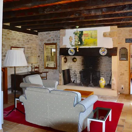 Captivating Holiday In With Swimming Pool Tamniès